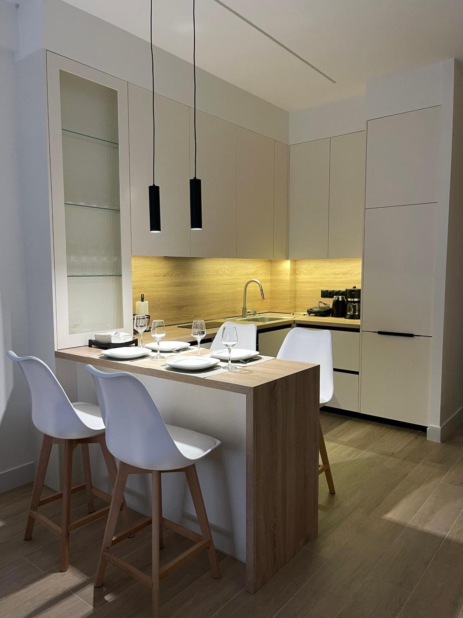Aurora , In The Heart Of Apartment *